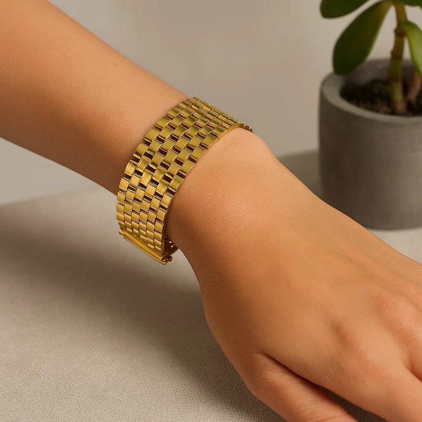 14K Yellow Gold Large Cobblestone Link Bracelet (22.90 mm)