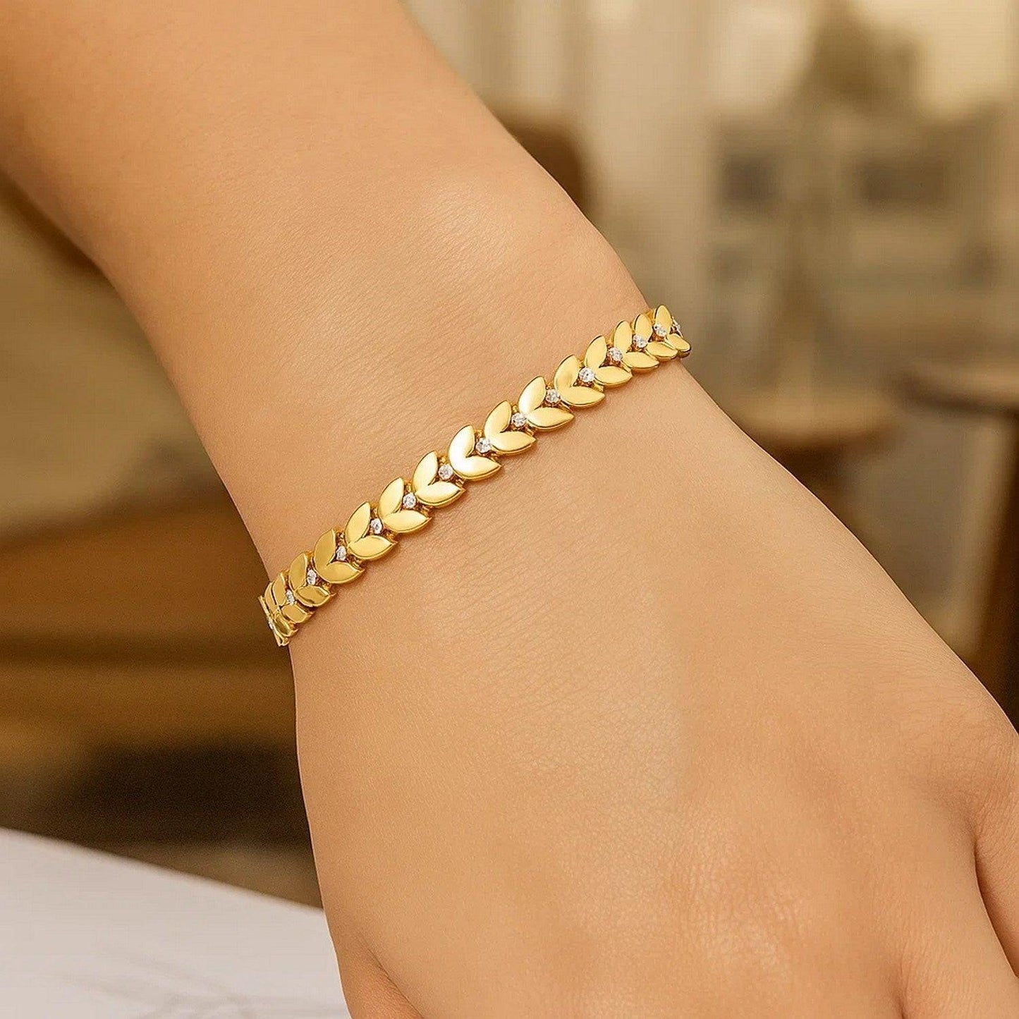 Gold Laurel Leaf Bracelet in 14K Yellow Gold (7.40 mm)
