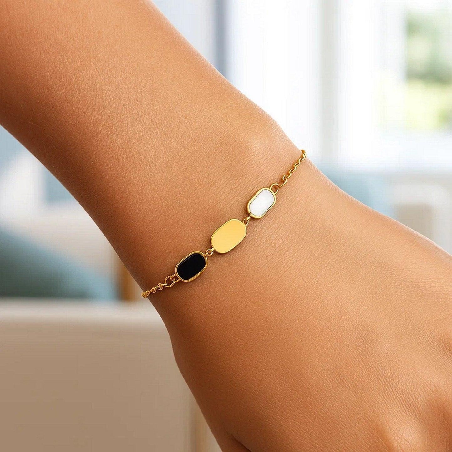 14K Yellow Gold Onyx And MOP Inlay Links Bracelet