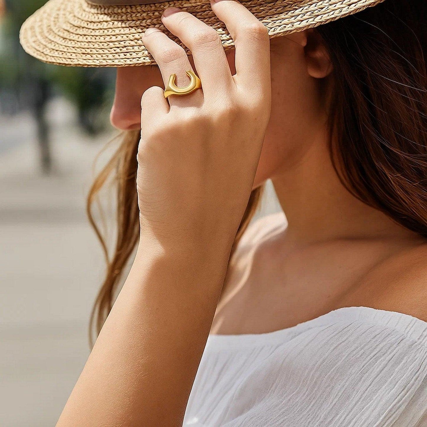 Horseshoe Ring in 14K Yellow Gold (8.00 mm)