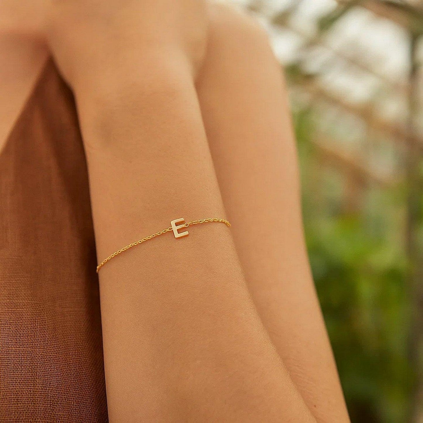 14K Yellow Gold Mini Initial E Bracelet