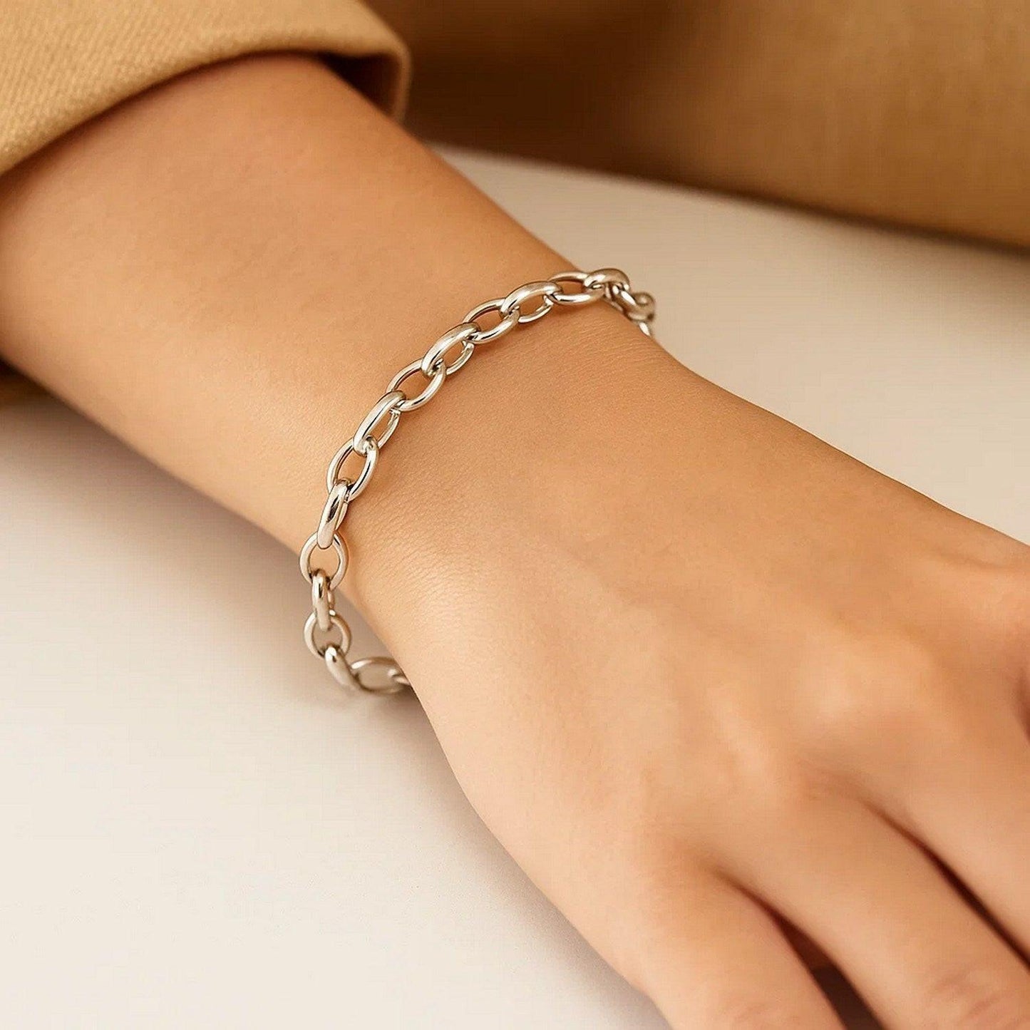 14k White Gold Oval Rolo Bracelet  (4.60 mm)