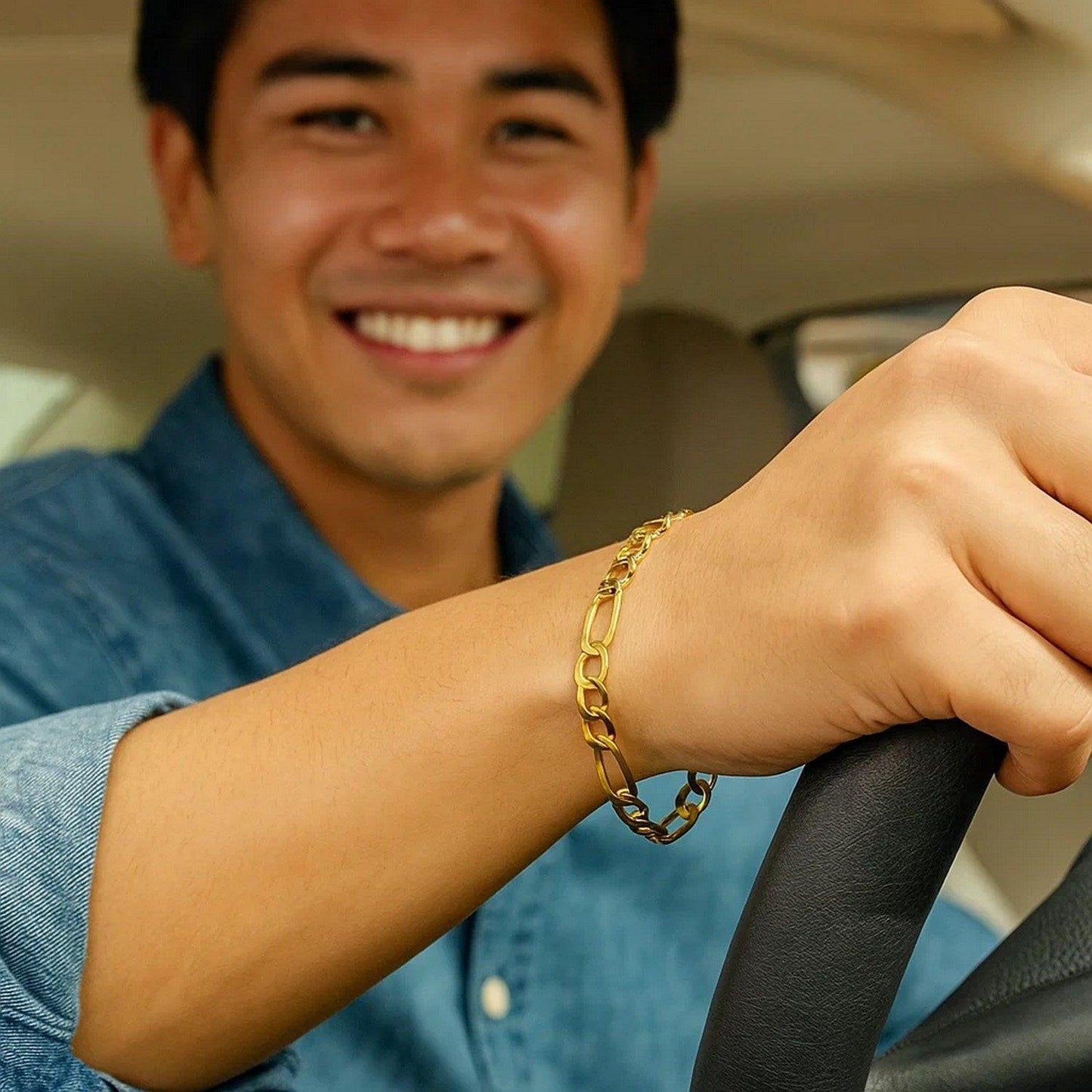 14k Yellow Gold Lite Figaro Bracelet (5.60 mm)