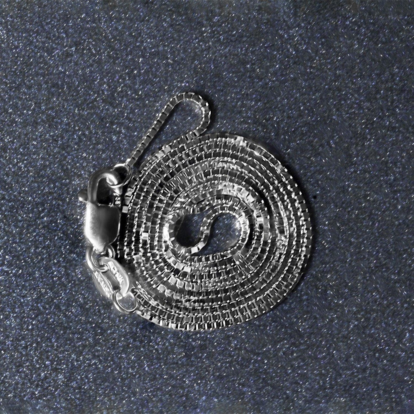 14k White Gold Classic Box Chain (0.75 mm)