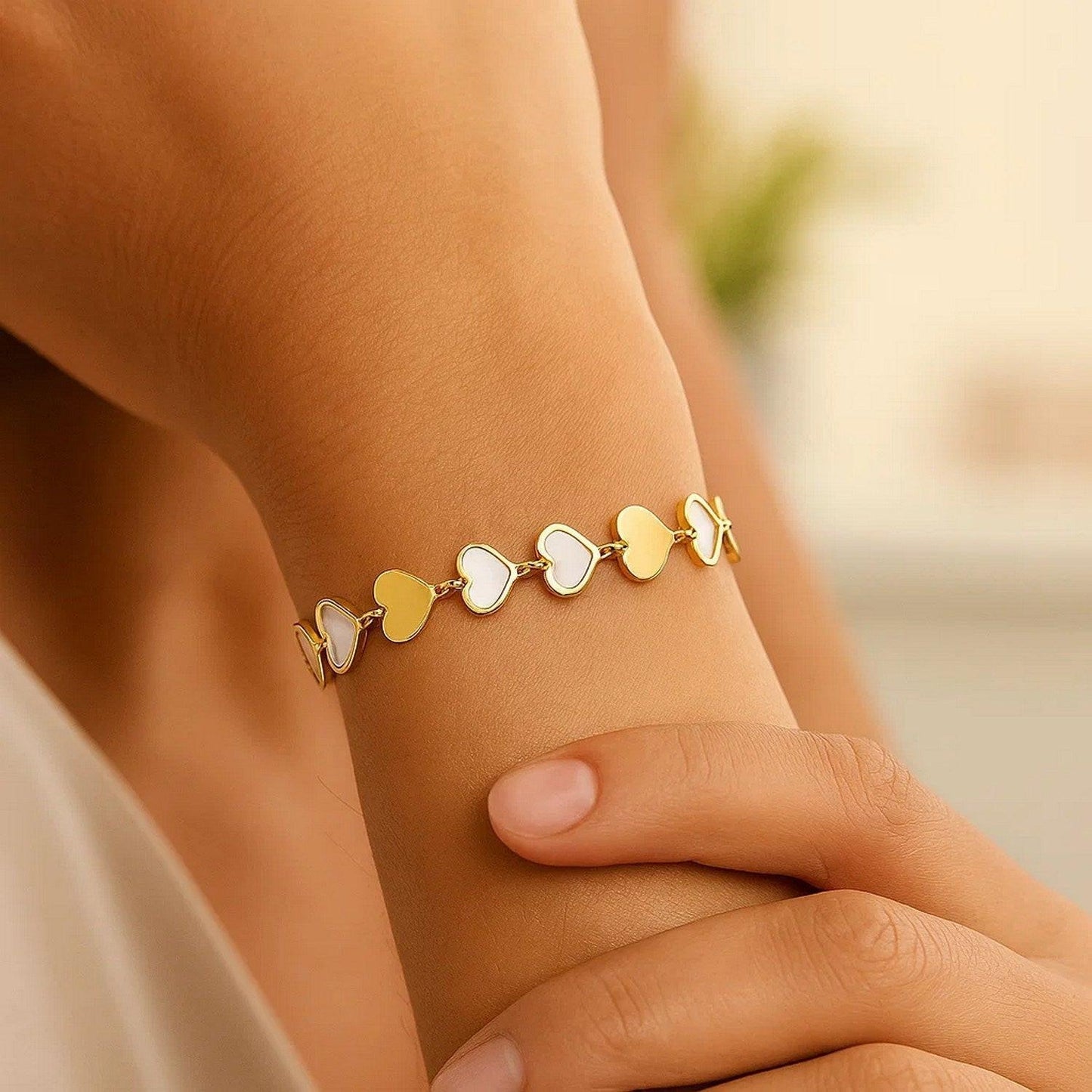 14K Yellow Gold MOP Heart Mirror Gem Bracelet
