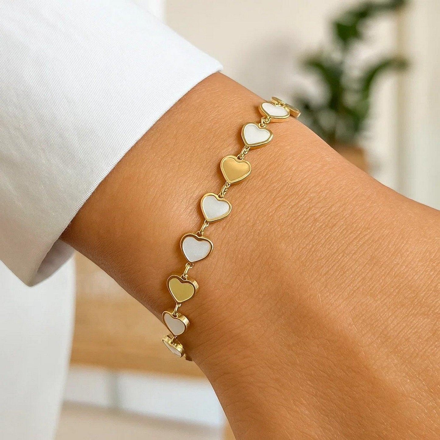 14K Yellow Gold MOP Heart Mirror Gem Bracelet