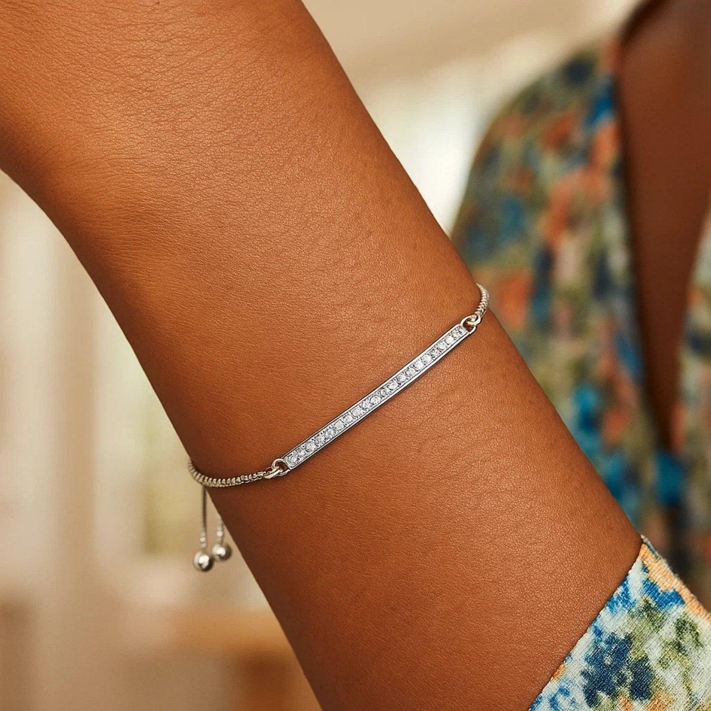 Adjustable Bar Bracelet with Cubic Zirconia in Sterling Silver (1.20 mm)