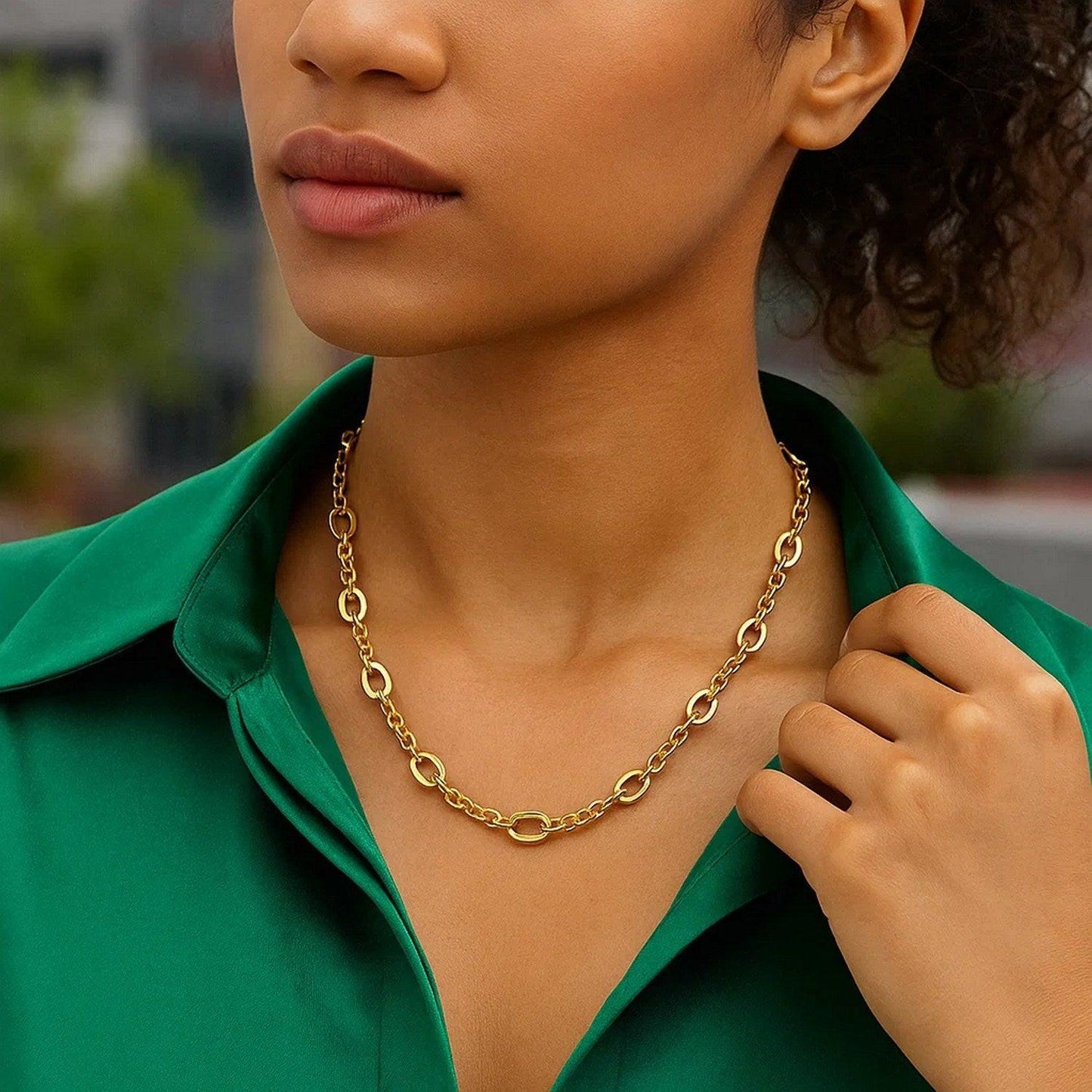 14K Yellow Gold Five and One Oval Link Chain Necklace