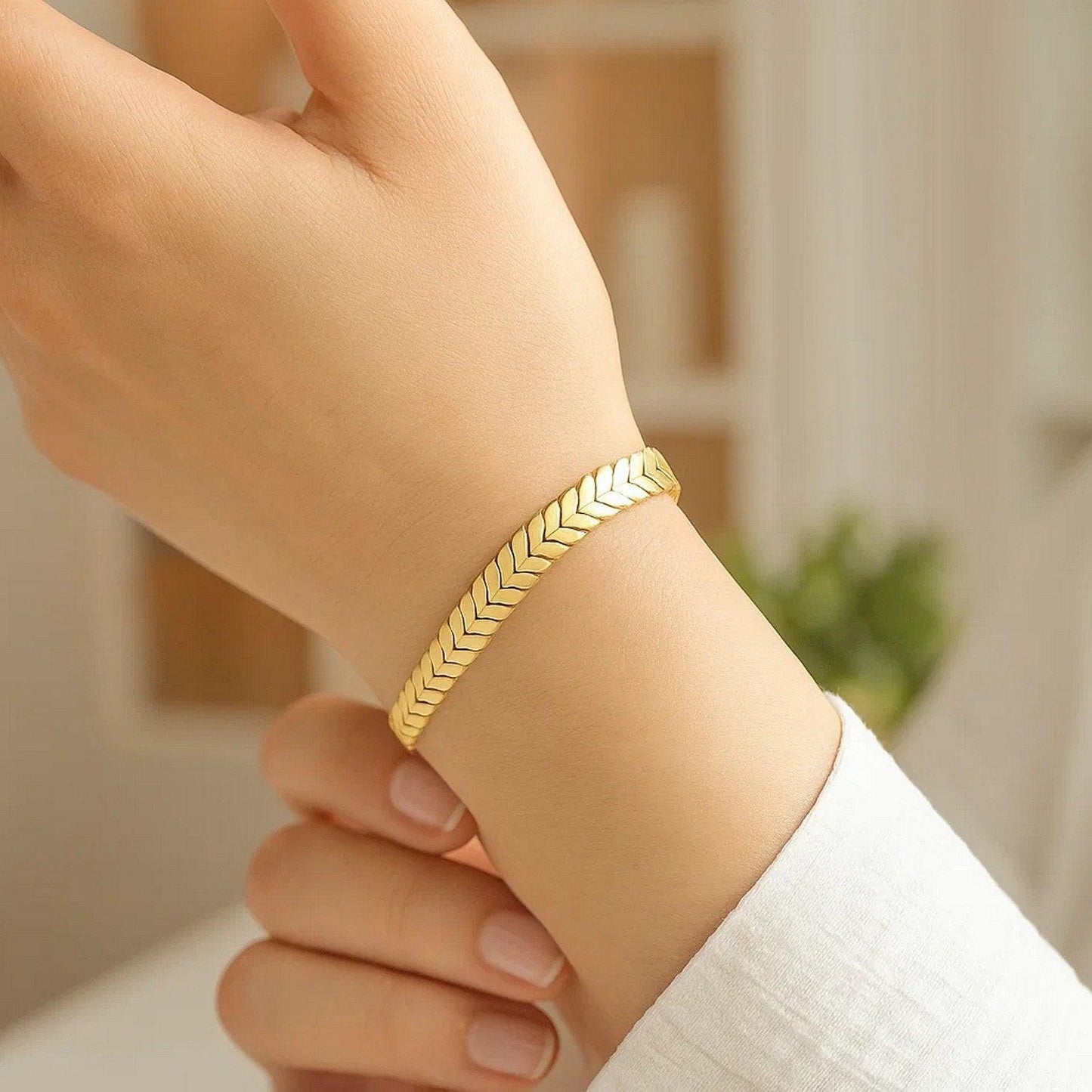 14k Yellow Gold High Polish Chevron Link Bracelet  (6.00 mm)