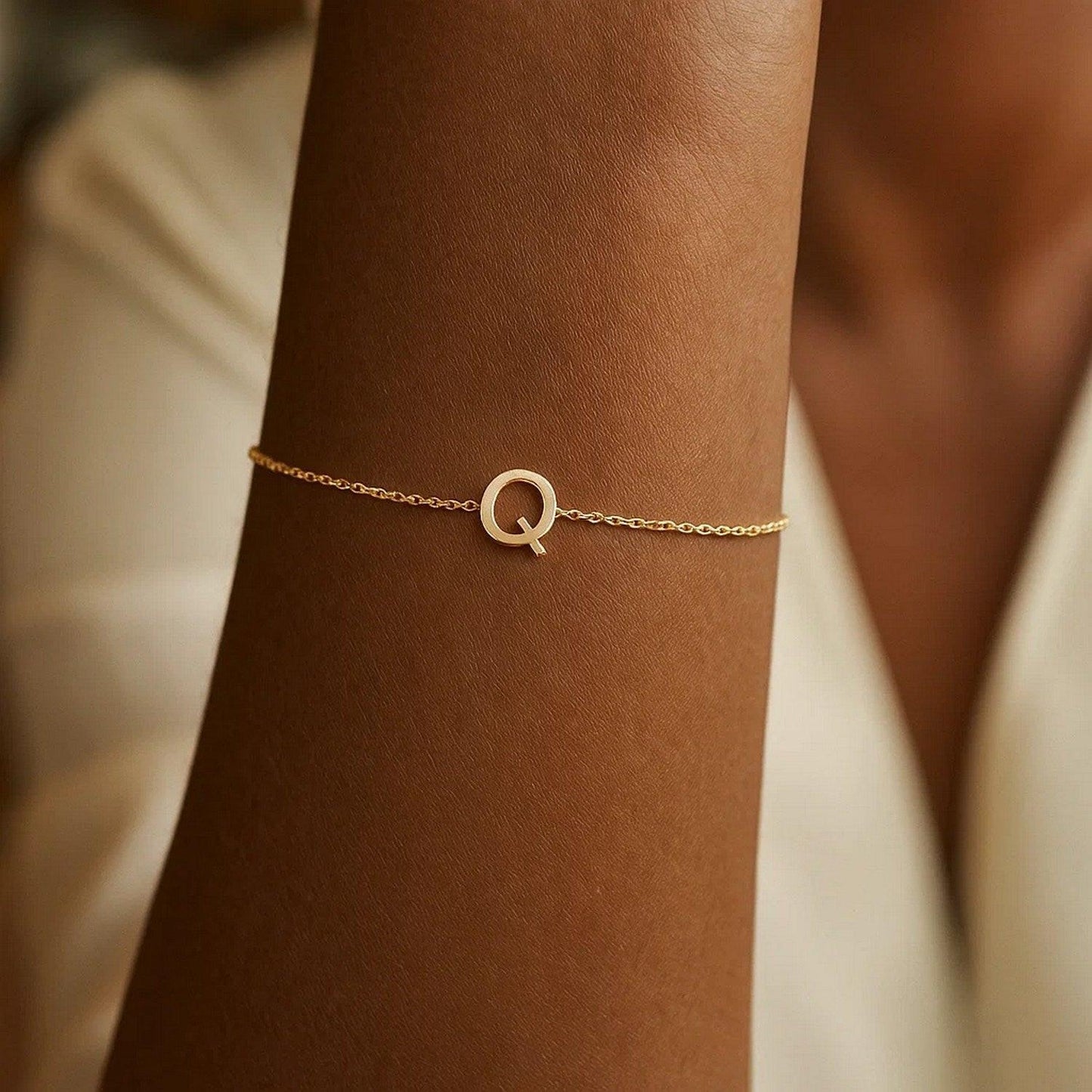 14K Yellow Gold Mini Initial Q Bracelet