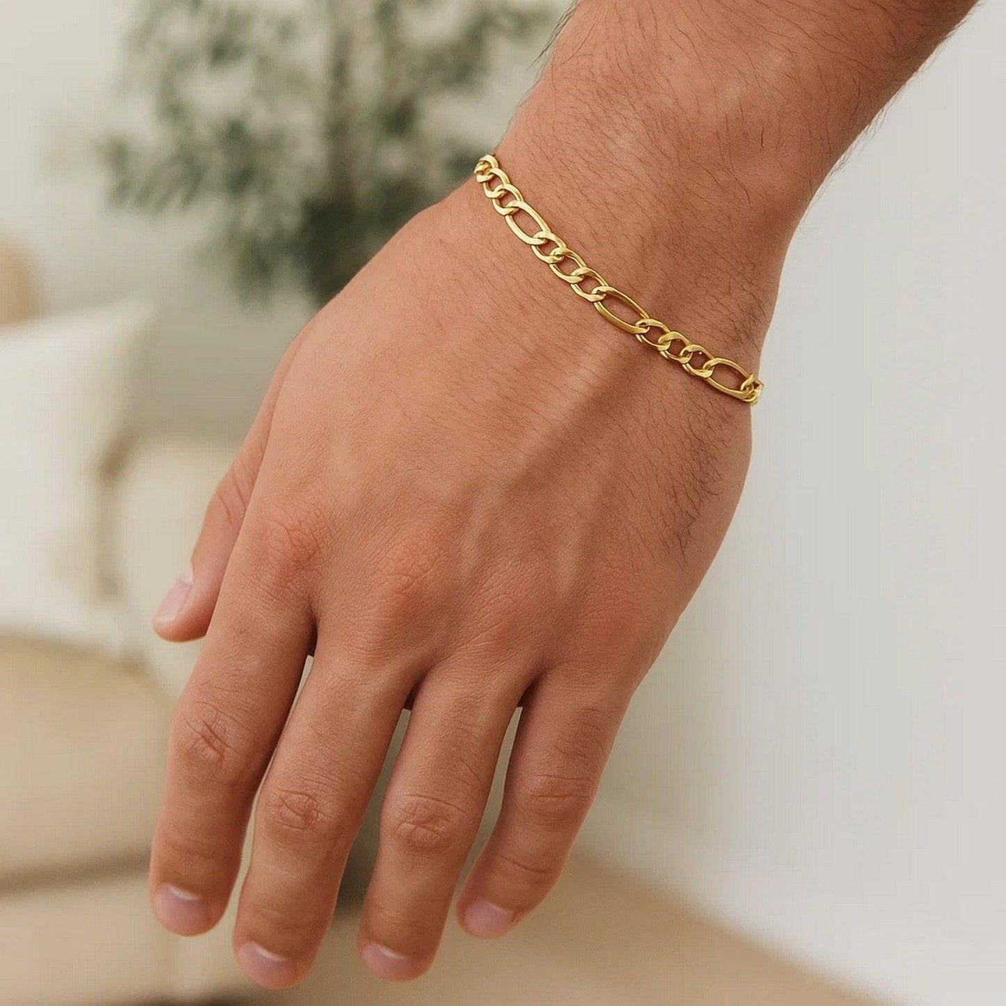 10k Yellow Gold Link Figaro Bracelet (5.30 mm)