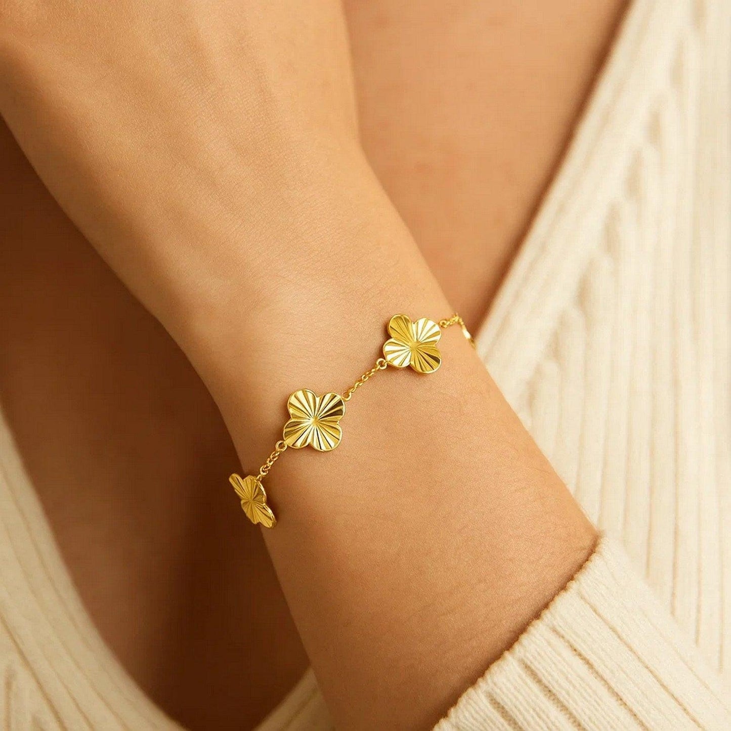 14K Yellow Gold Clover Bracelet