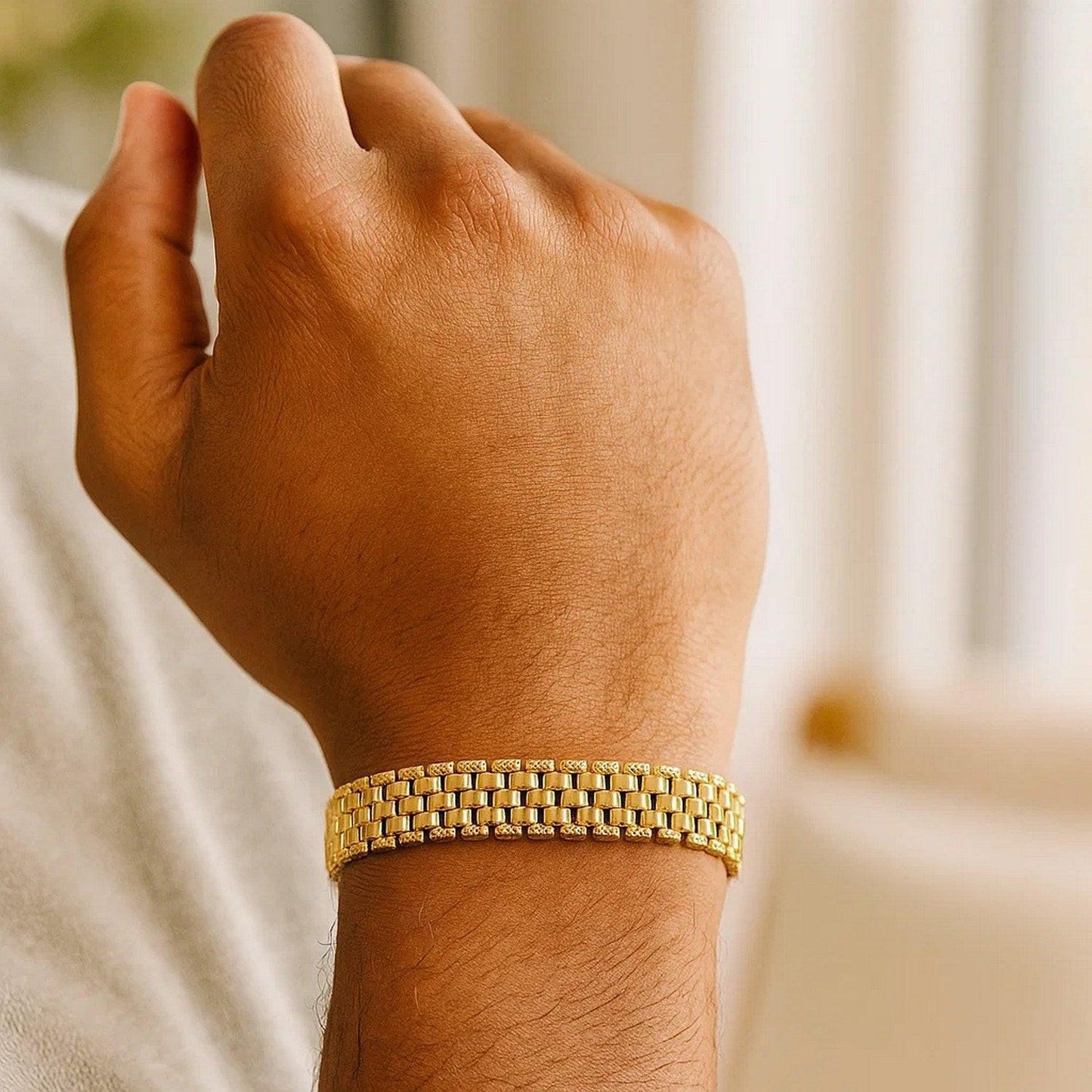 Panther Link Medium Bracelet in 14K Yellow Gold (9.60 mm)