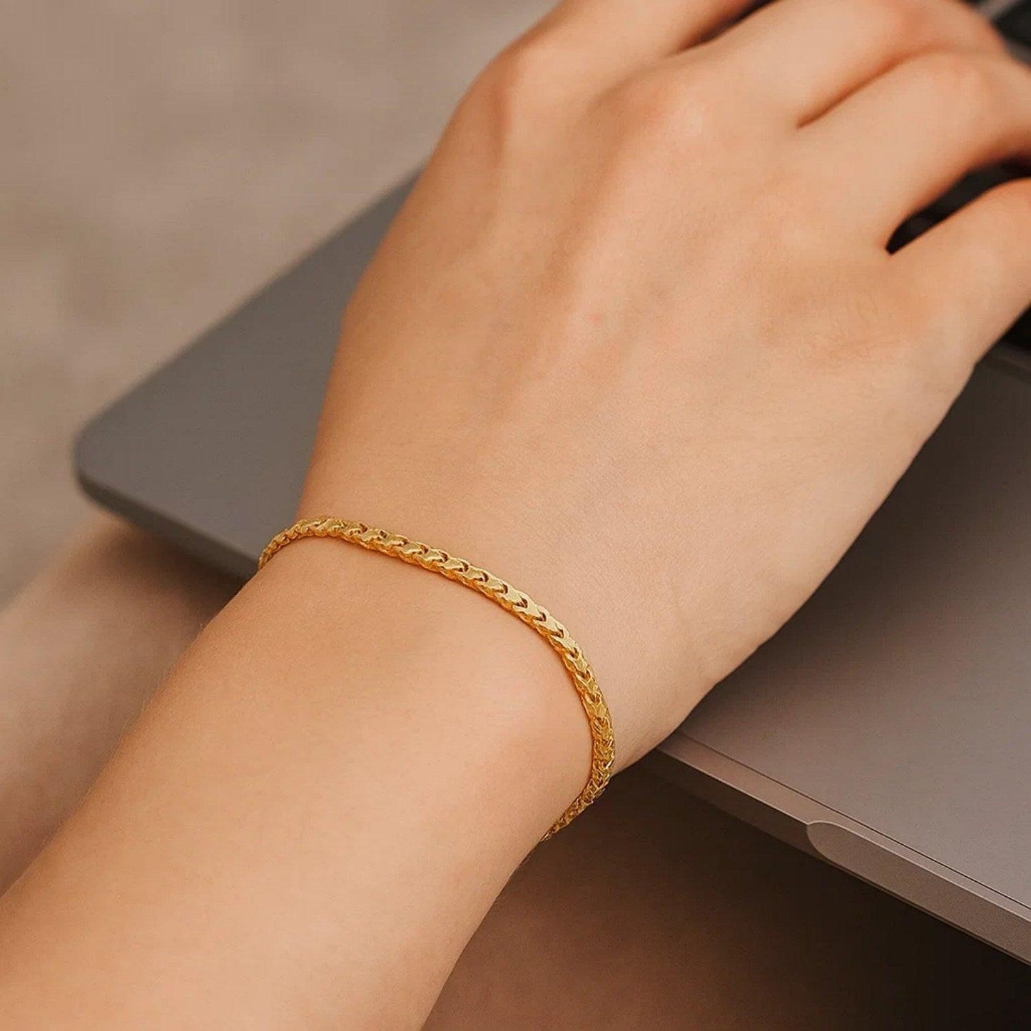 14k Yellow Gold Solid Diamond Cut Round Franco Bracelet (2.20 mm)